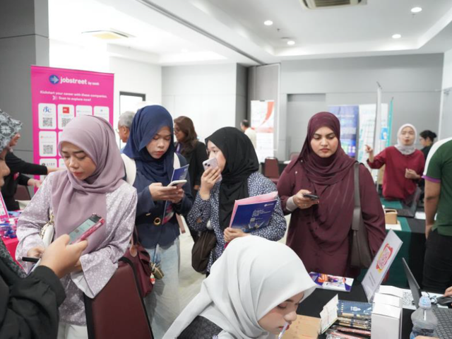 UoC × Sparkup Campus Career Fair